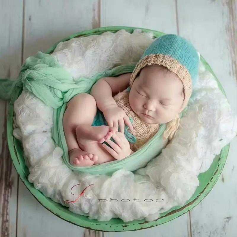 Round Posing Plate - Newborn Photography Props - Image 2